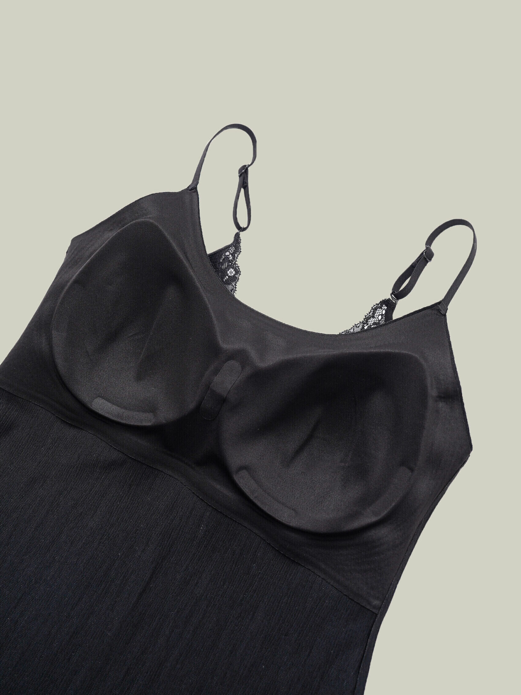 Top intimo in pizzo nero dettaglio interno