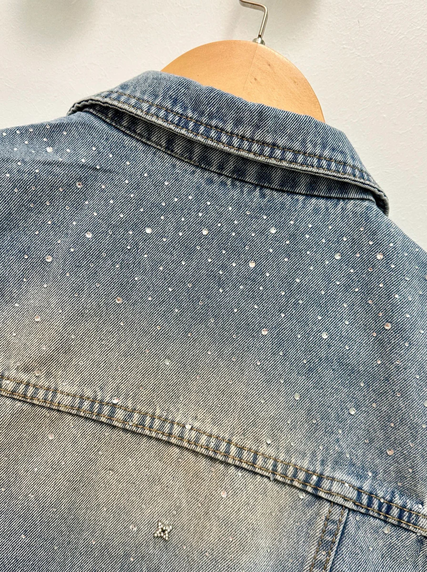 dettaglio colletto gilet jeans lavezzo milano